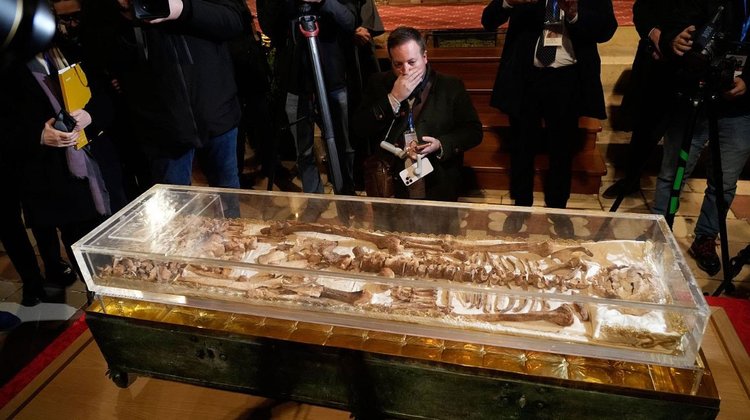Exponen por primera vez restos de San Francisco de Asís