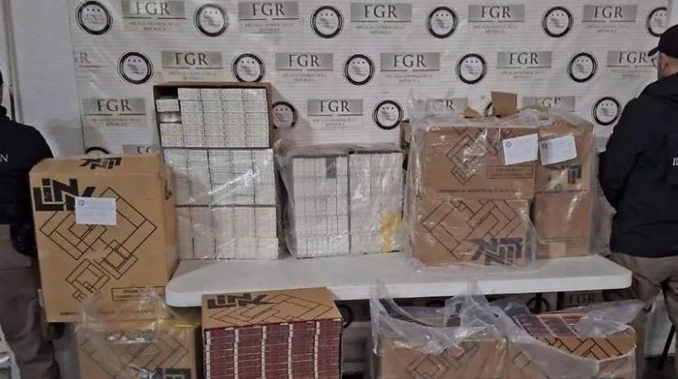 Aseguran 60 mil cigarrillos y droga en autobús en Coahuila