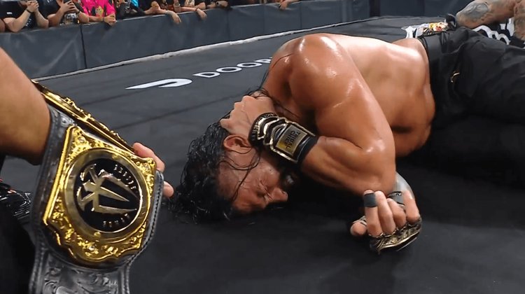 Roman Reigns vence a Penta y retiene campeonato mundial de la WWE