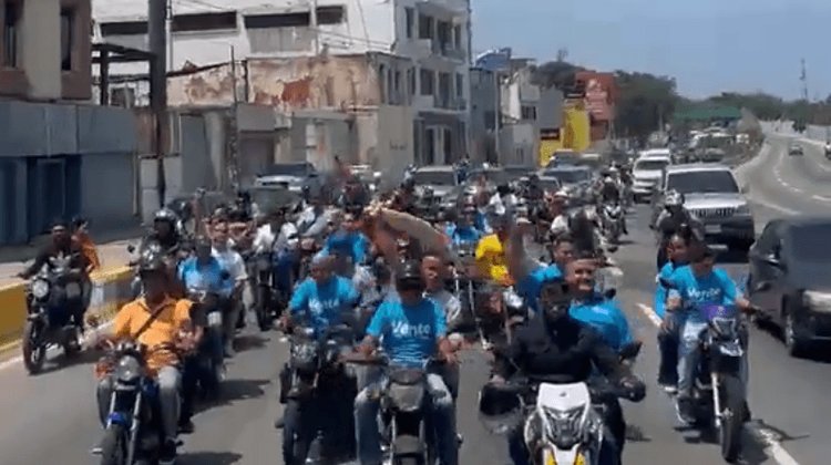 Caravanas en Venezuela exigen regreso de María Corina Machado