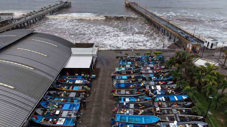 Tormenta Cristina provoca inundaciones en El Salvador