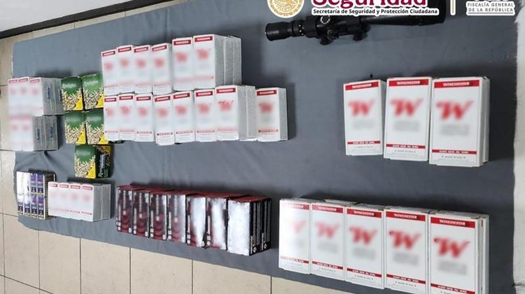 Detienen a chofer de camión con 7,000 cartuchos en Chihuahua