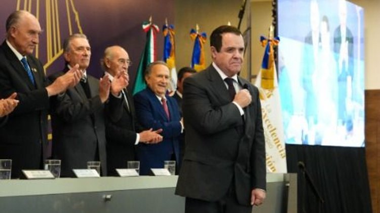 Inicia Óscar Vidal segundo periodo al frente de Medicina