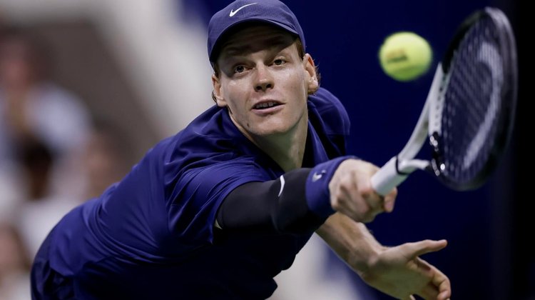 Retrasan 30 minutos la final Sinner-Alcaraz por Trump