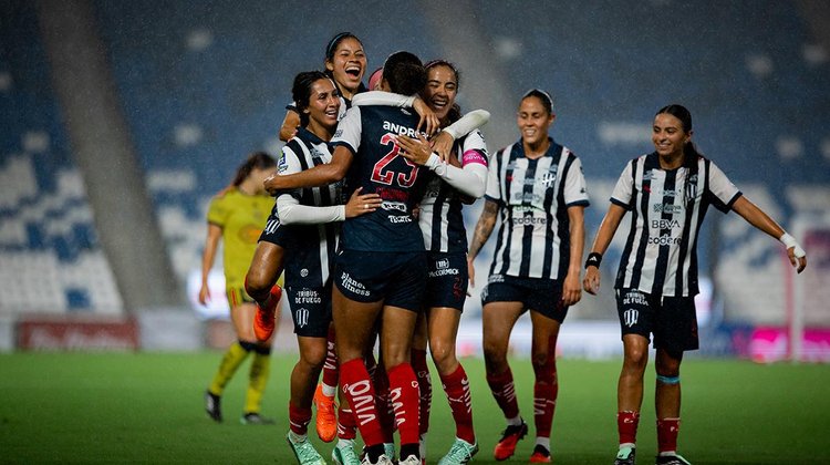 Rayadas vence al América y se confirma como líder del Apertura
