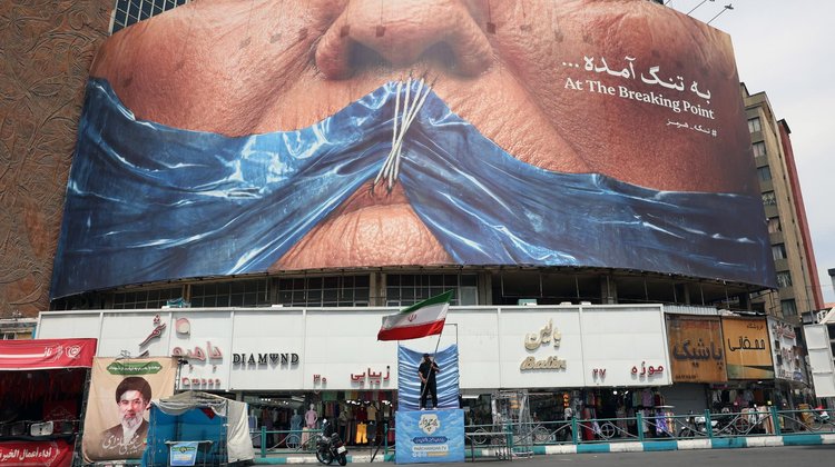 Irán suspende diálogo con EUA por ataques en Líbano
