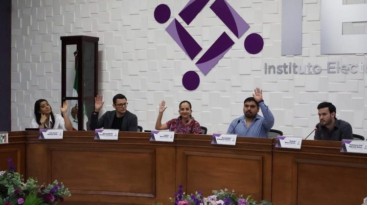 IEC abre sus contrataciones a revisión ante señalamientos