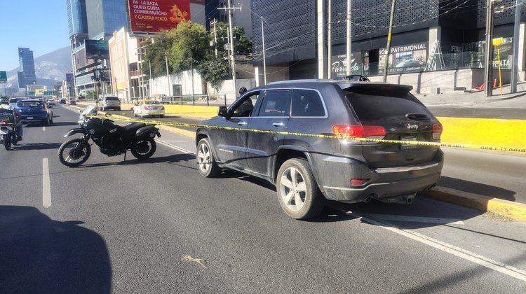 Termina detenido al circular con camioneta con reporte de robo