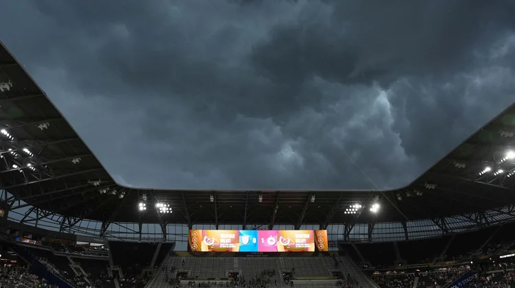 Detienen el Pachuca vs Salzburgo por tormenta eléctrica