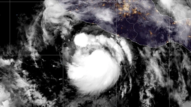 Tormenta tropical 'Flossie' ya es huracán categoría 1