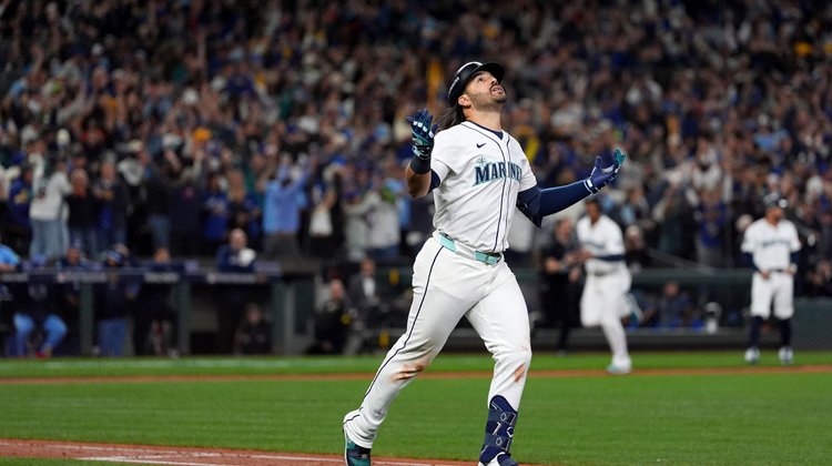 Marineros ganan y están a un triunfo de su 1ra Serie Mundial