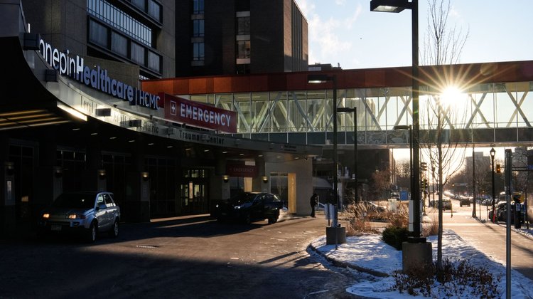 Mexicano herido por ICE presenta fractura; relato oficial en duda