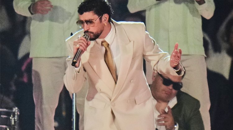 A qué hora y dónde ver a Bad Bunny en el halftime del Super Bowl