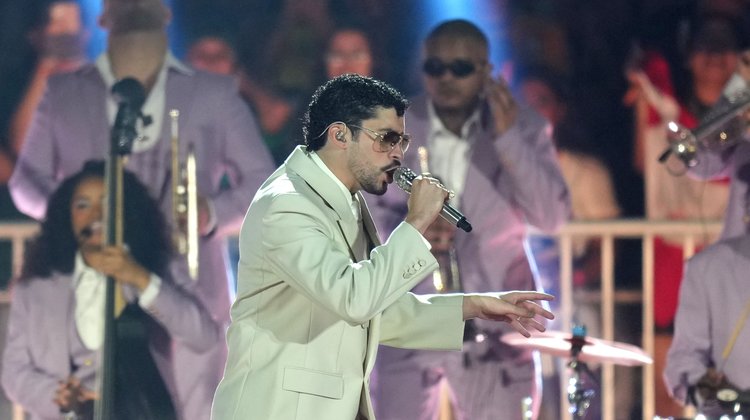 Rompe Bad Bunny barrera cultural y conquista Brasil