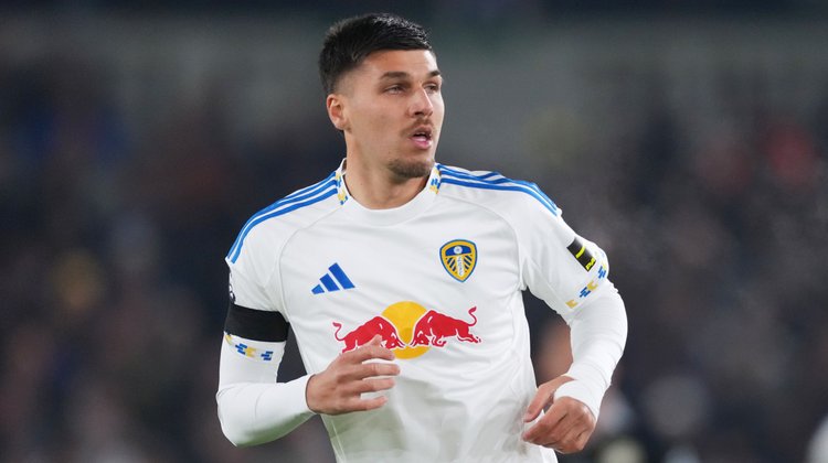 Autoriza FIFA a Piroe y Bogarde jugar con Surinam