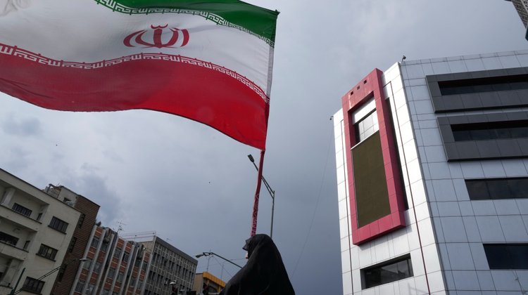 Irán amenaza con extender guerra fuera de Medio Oriente
