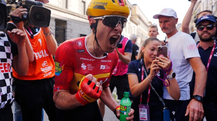 Fredrik Dversnes conquista la etapa 15 del Giro de Italia 2026