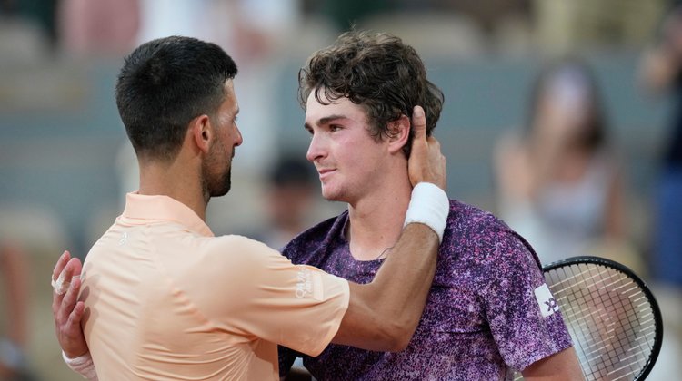 Djokovic cae ante Fonseca y Roland Garros tendrá nuevo campeón