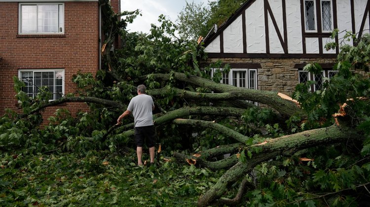 Mal clima en EUA deja muertes y daños por tornados e inundaciones