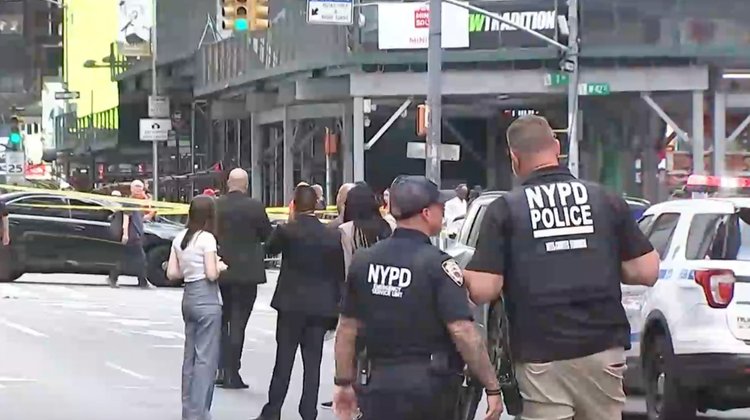 Ataque con cuchillos en Times Square deja una mujer muerta