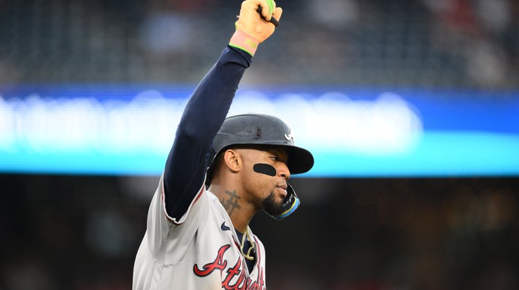 Ronald Acuña Jr. hace historia con el 200-200 en MLB