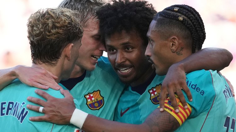 Barcelona vence al Levante y mantiene paso perfecto en LaLiga