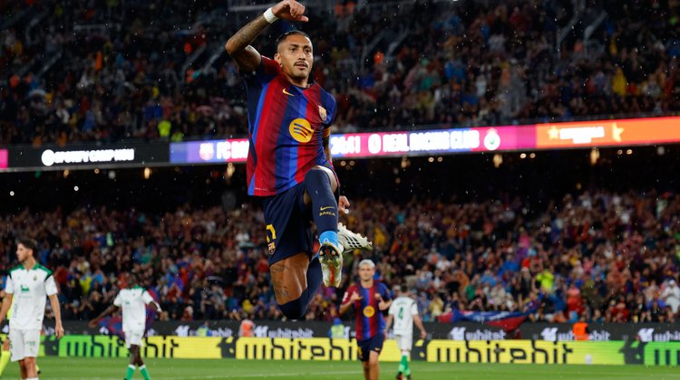 Barcelona golea 7-2 al Racing con triplete de Raphinha