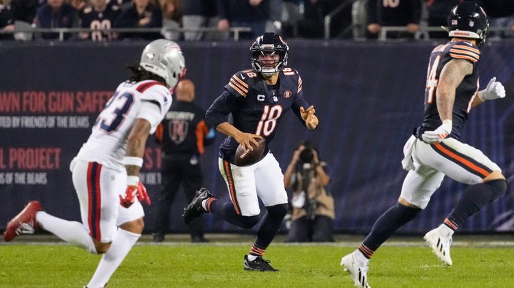 Guía Caleb Williams a Chicago a un triunfo sobre Nueva Inglaterra