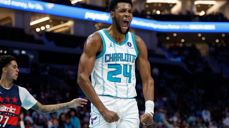 Hornets suman tercer triunfo tras vencer a Wizards 110-103