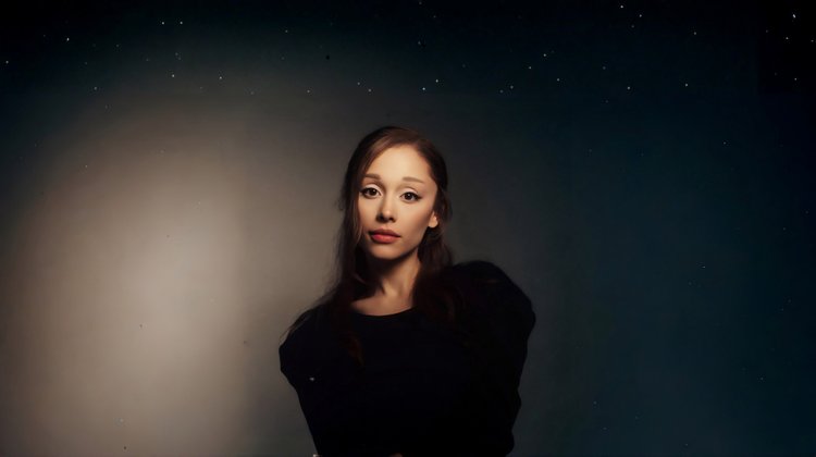medium_ARIANA_GRANDE_ae591a52d6