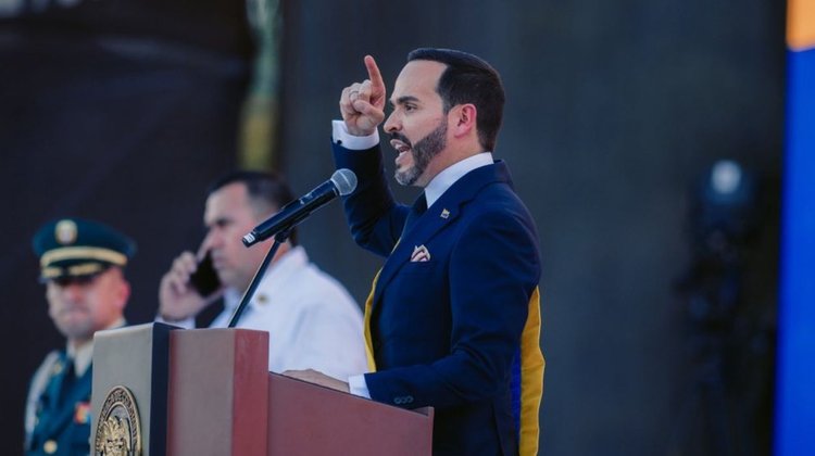 Abelardo de la Espriella asume la Presidencia de Colombia