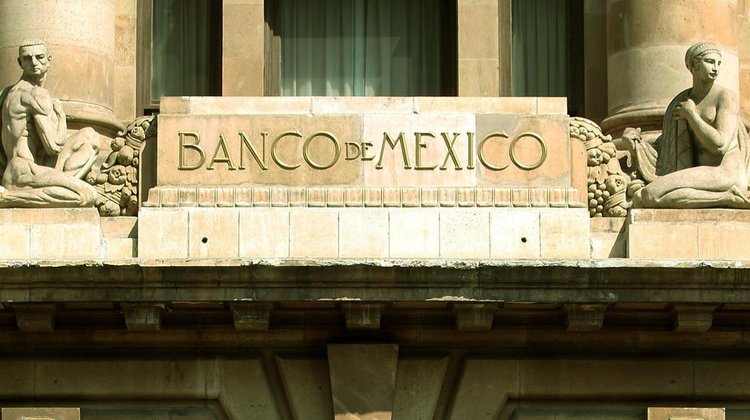 Lanza Banxico monedas conmemorativas por la Copa del Mundo
