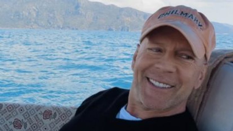  Bruce Willis reaparece en redes sociales por su cumpleaños