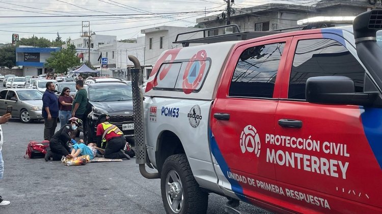 Atropellan a mujer de la tercera edad en Monterrey