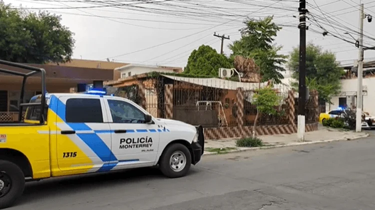 Presuntos ladrones se atrincheran en domicilio de Mitras Centro