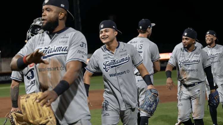 Sultanes pega primero ante Durango en la Serie de Zona