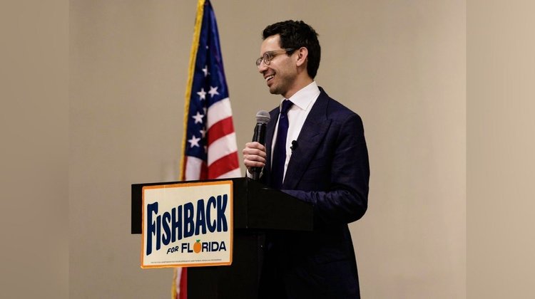 Candidato a gobernador de Florida hace campaña en Tinder