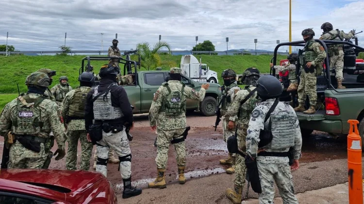 Detienen a cinco policías por desaparición forzada en Michoacán