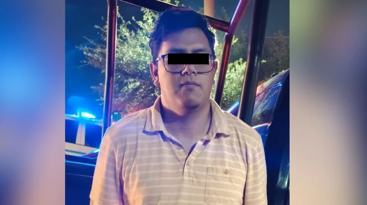 Detienen a joven con $2,500 pesos en billetes falsos