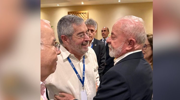 De la Fuente se reúne con Lula en cumbre Celac-UE