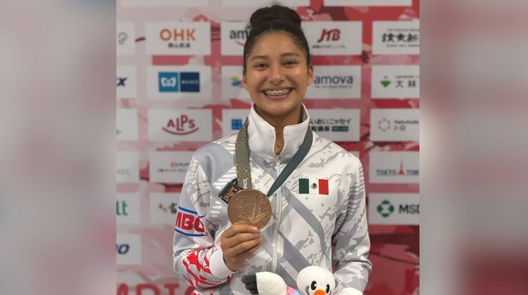 medium_EH_FOTO_VERTICAL_2025_11_23_T140018_386_5cf7520a46