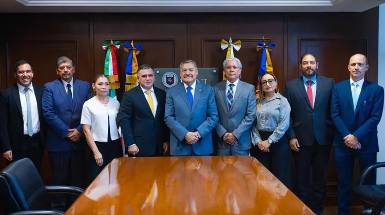 Asumen Juan Paura y Mario Garza cargos en el Estado y UANL