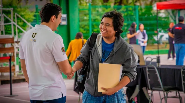 Inicia Apodaca el programa 'Becas Contigo 2025'
