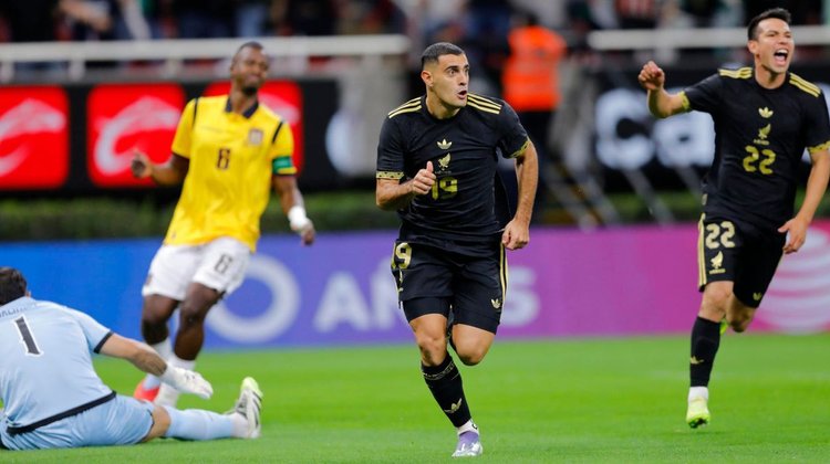 México mejora el semblante ante una selección ecuatoriana rocosa