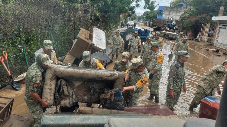 Aumentan 70 muertos y 72 desaparecidos por lluvias en México