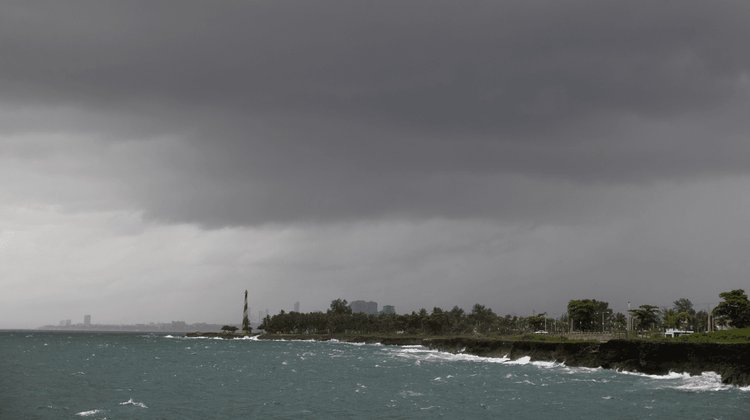 Melissa azota como huracán 4 en el Caribe; suma tres muertos