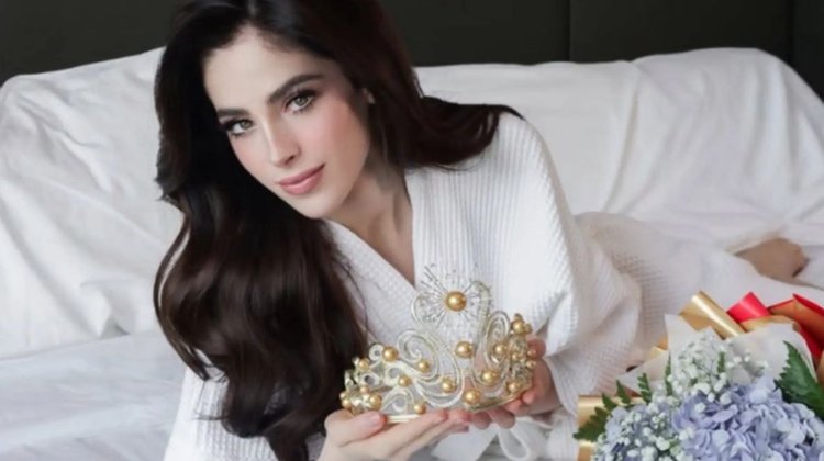 Fátima Bosch llega a NY y responde a acusaciones de fraude