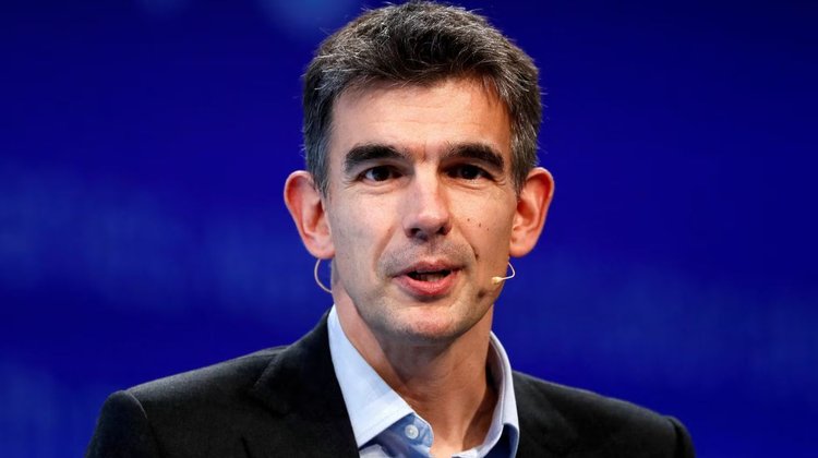 Tecnólogo Matt Brittin asume la dirección de la BBC tras crisis