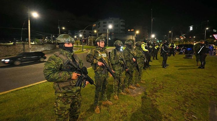 Más de 1,700 detenidos durante toque de queda en Ecuador