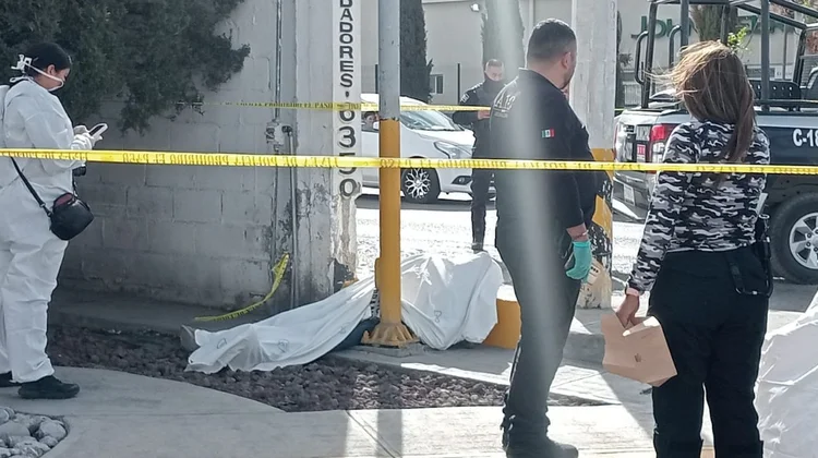 Hombre fallece en plena calle por infarto en Saltillo